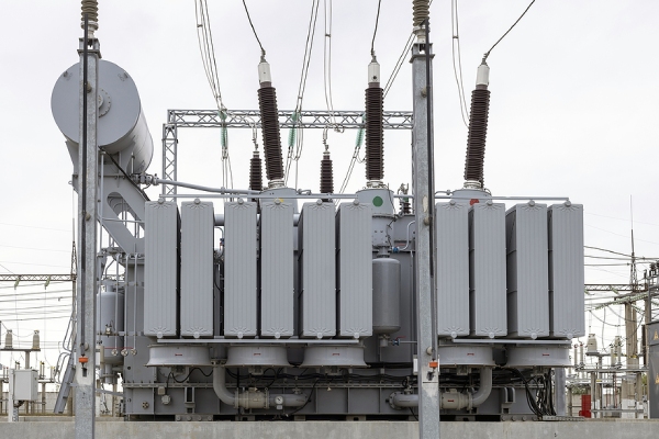 How Moisture Contamination Affects Transformer Performance