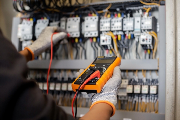 Understanding Arc Flash Risks in Ageing Switchgear Panels
